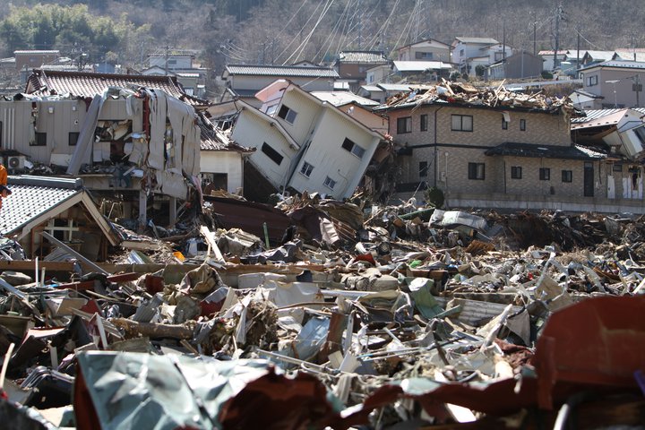 Tohoku Kanto Earthquake - Peace Boat